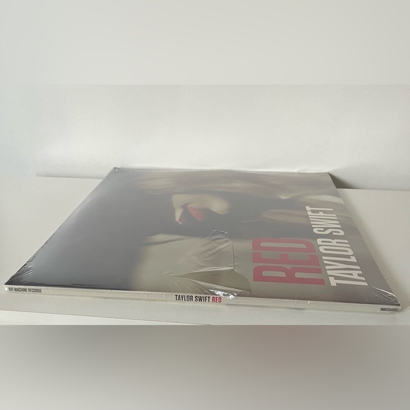 NWT Taylor Swift "Red" Vinyl - Picture 6 of 7